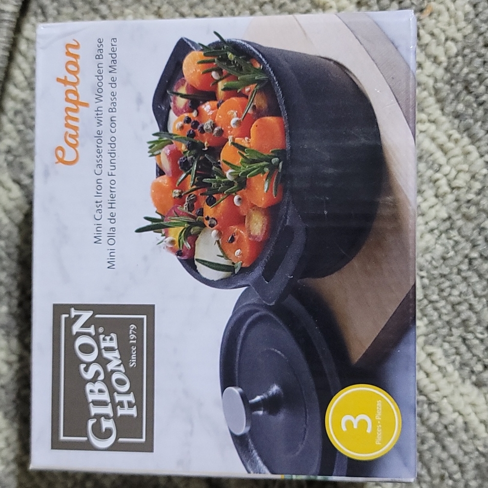 Campton Mini Cast Iron Casserole w/wooden base